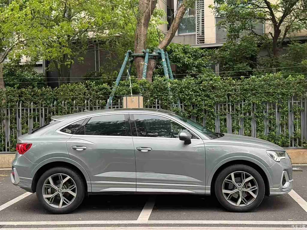 Audi Q3, 2021 4