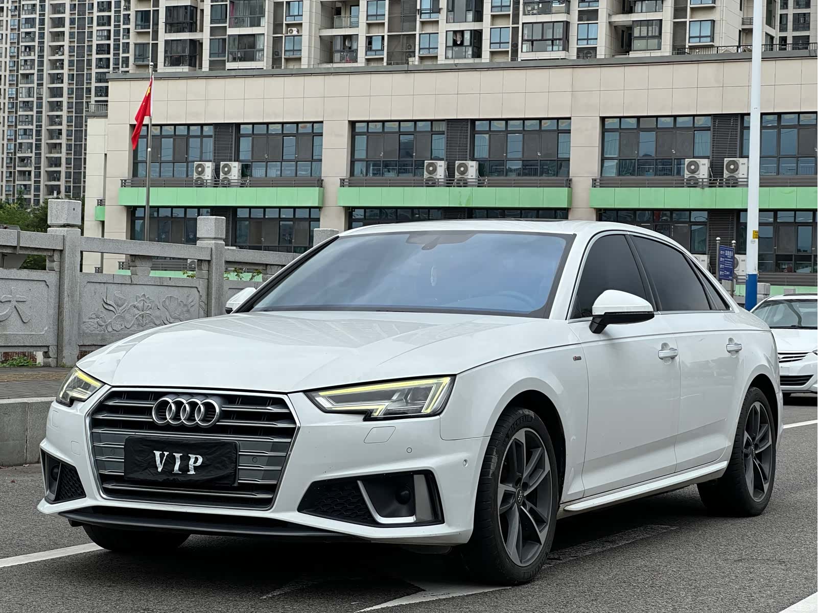 Audi A4L, 2019 1