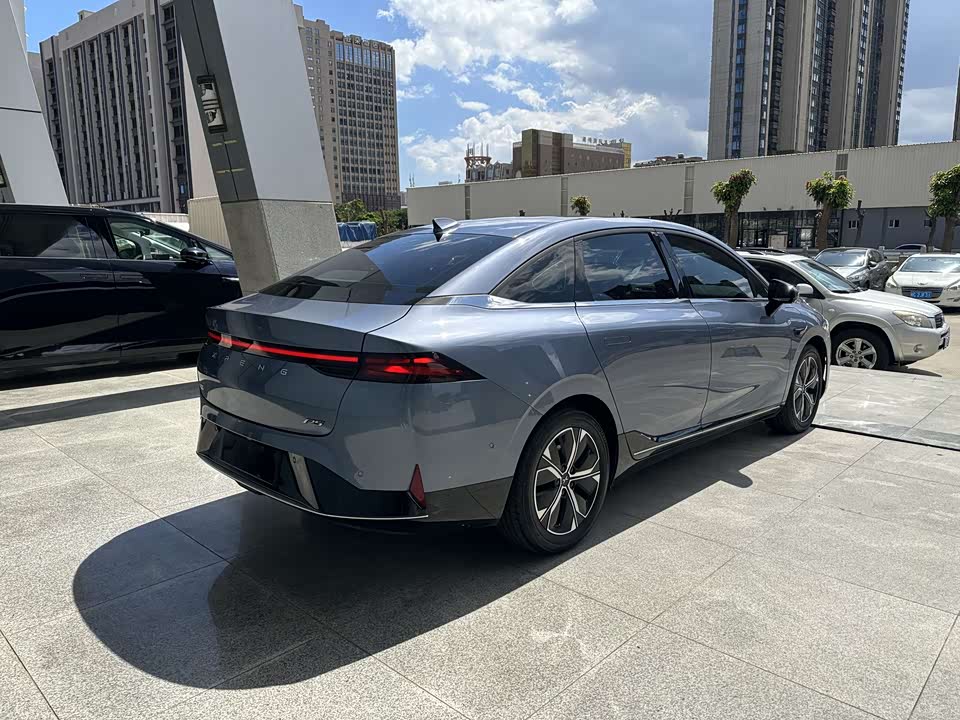 XPENG P5