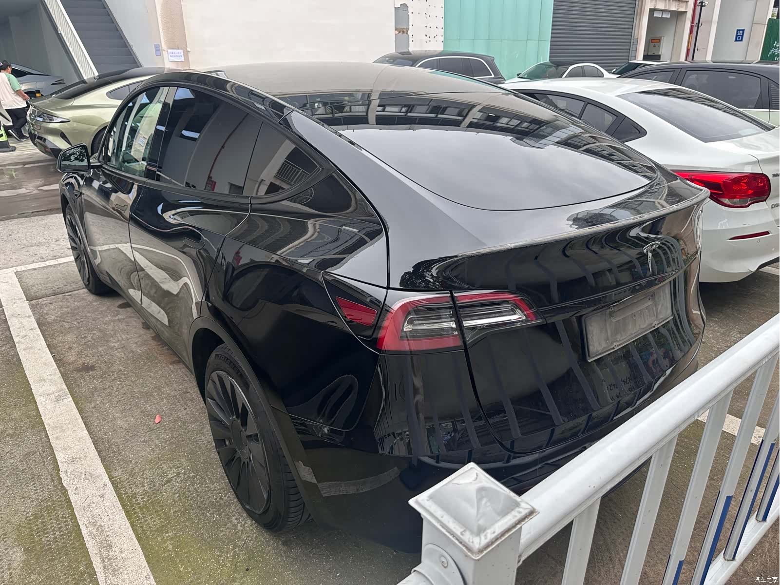Tesla Model Y, 2022 13