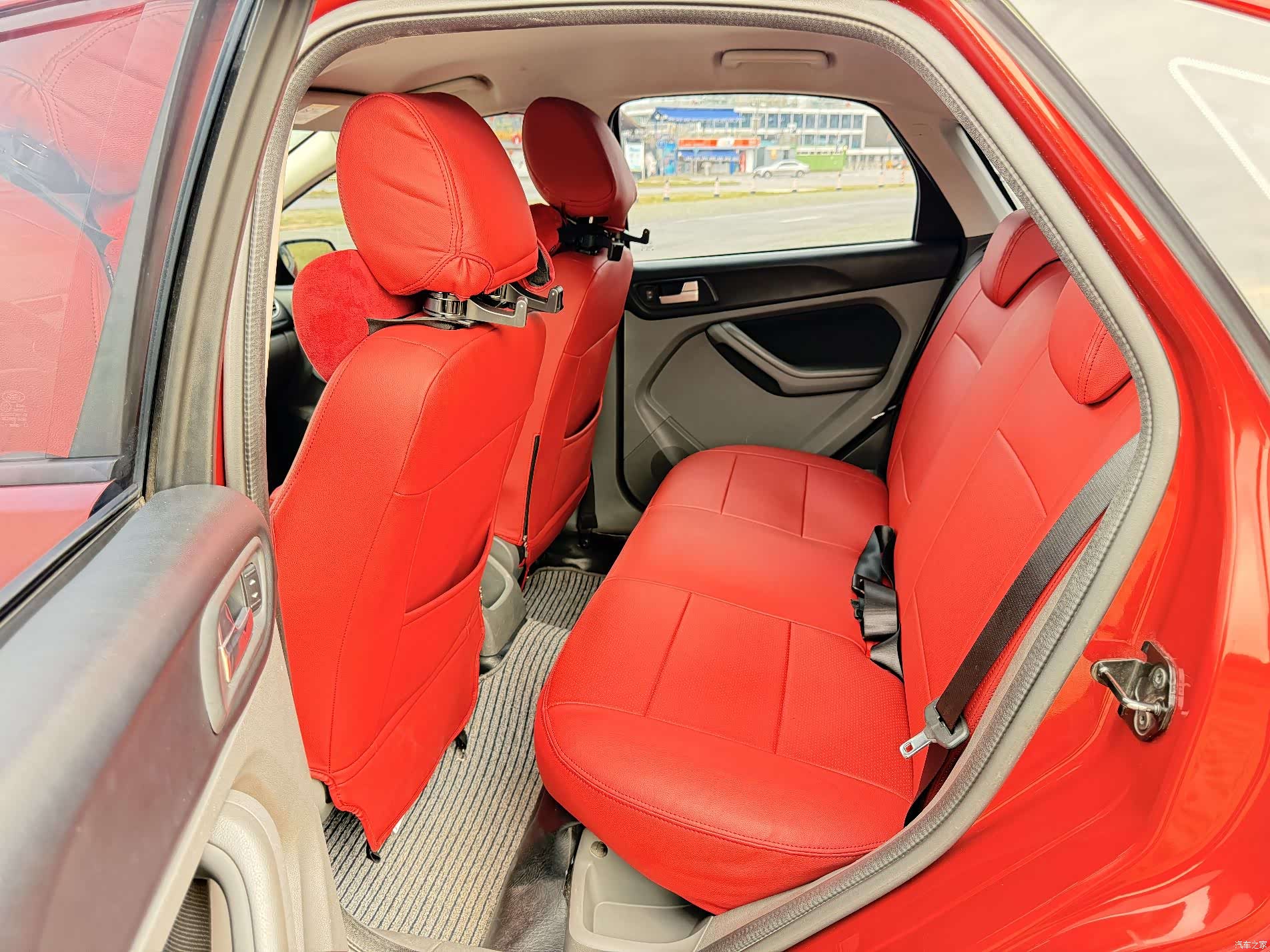 Ford Focus, 2015 13