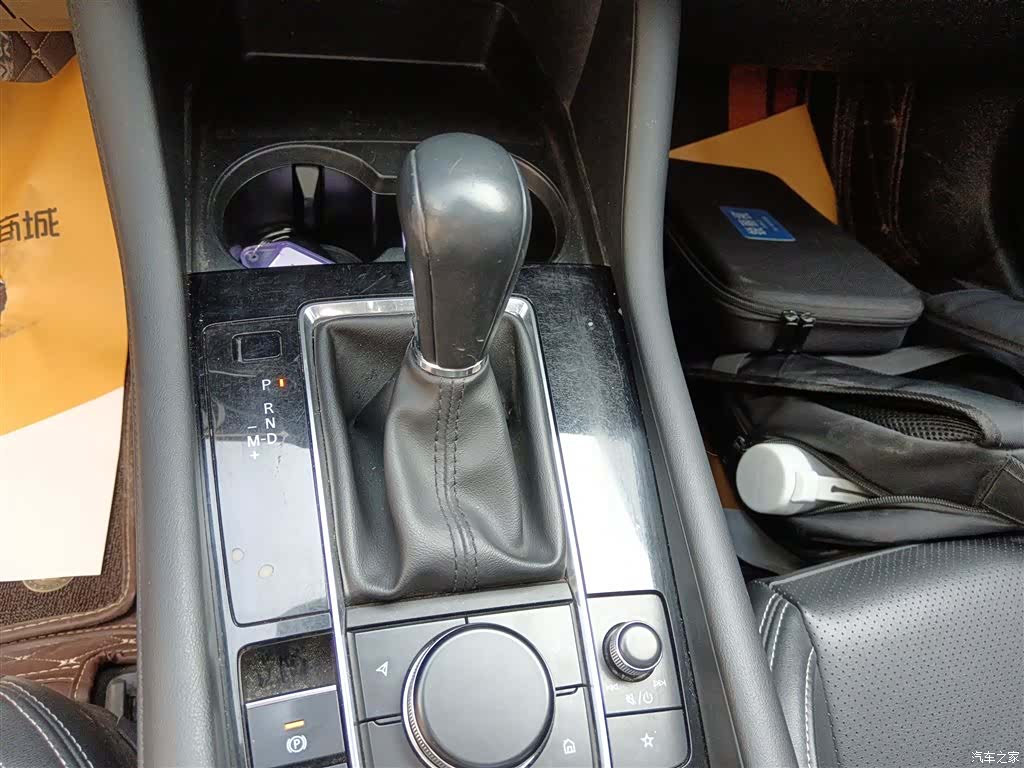 Mazda Mazda3, 2023 10