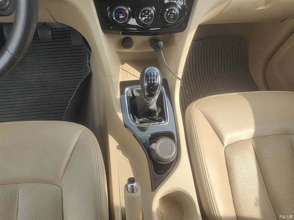 Wuling 730, 2018 14