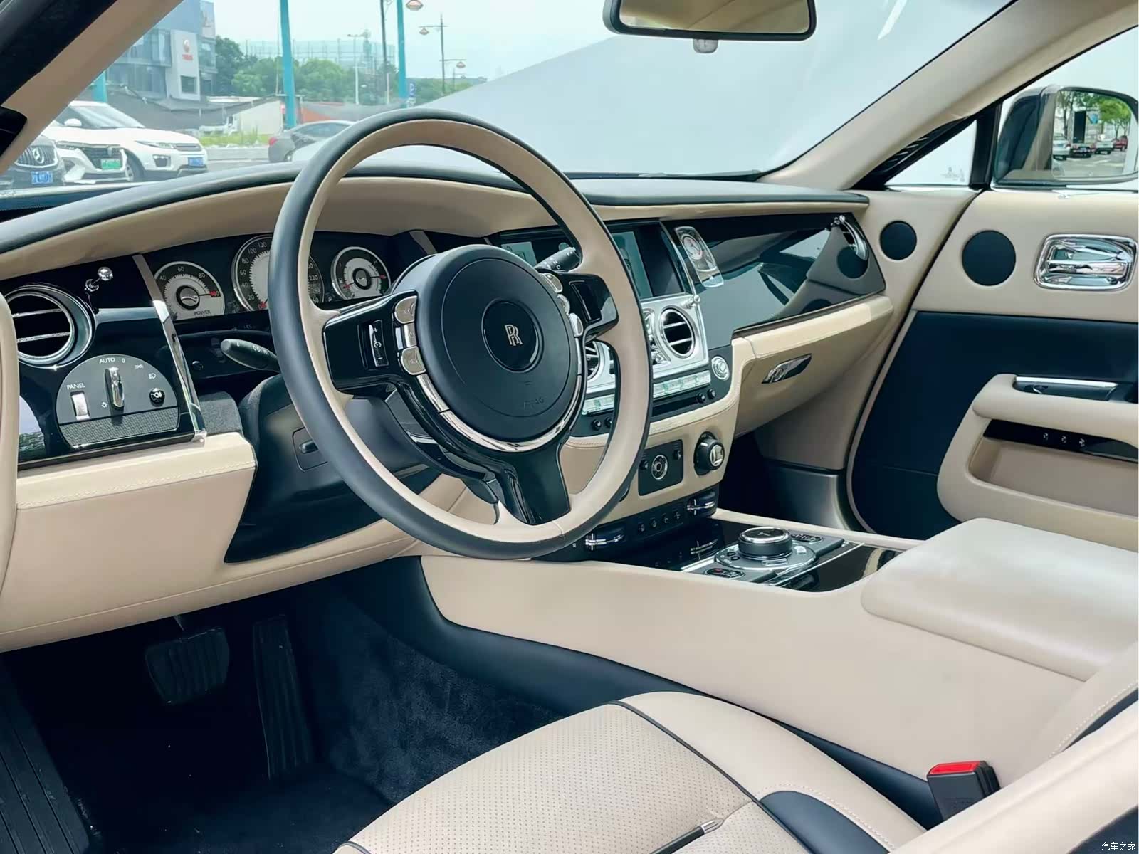 Rolls-Royce Wraith, 2015 6