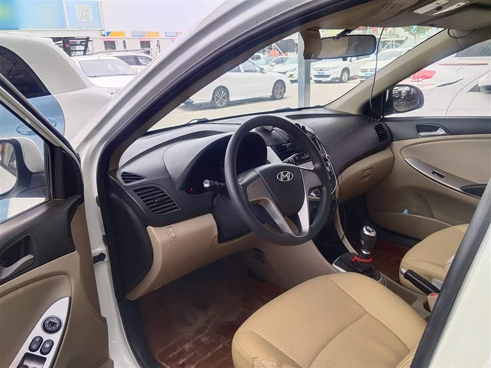Hyundai Rena