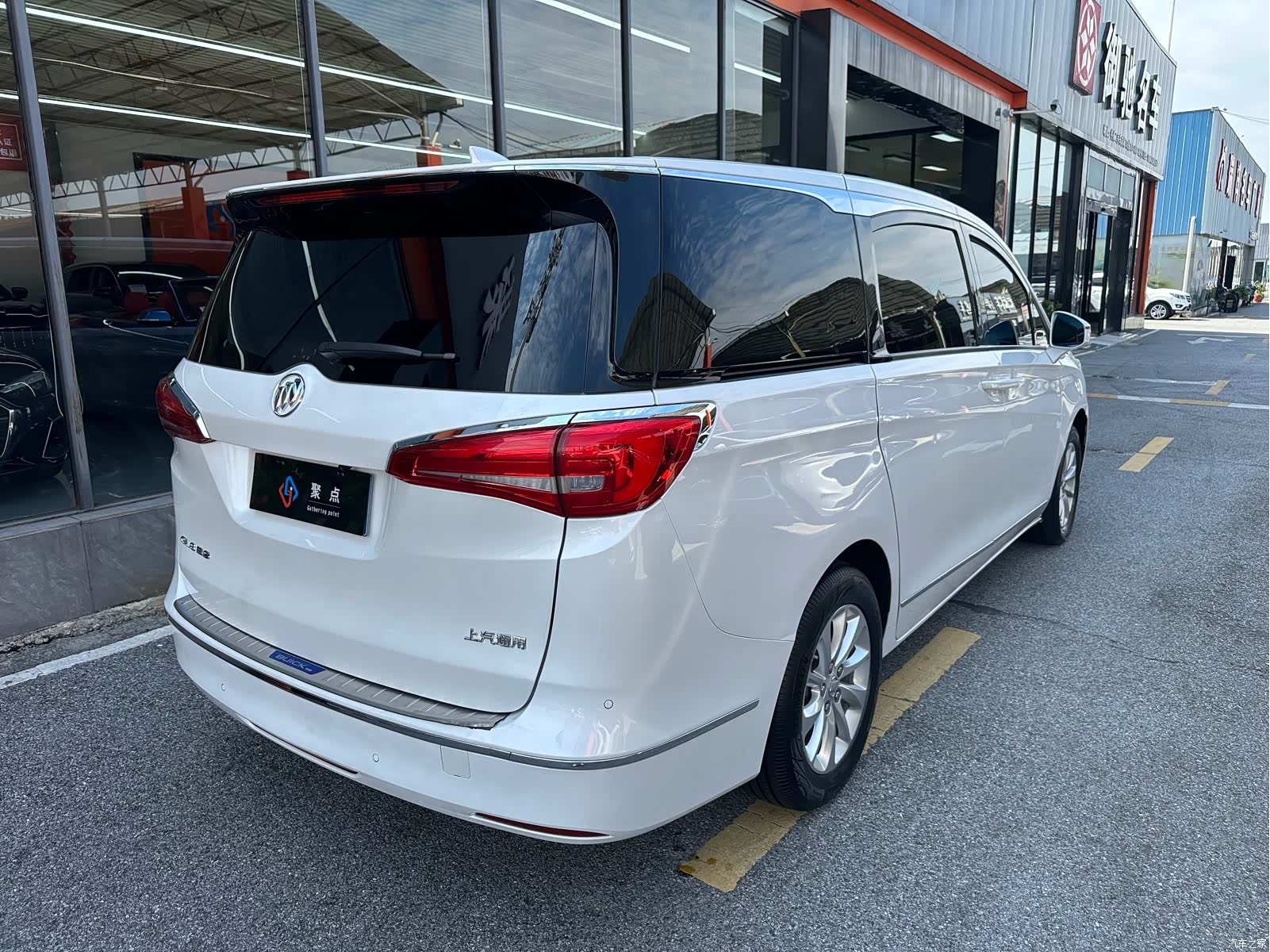 Buick GL8, 2019 4