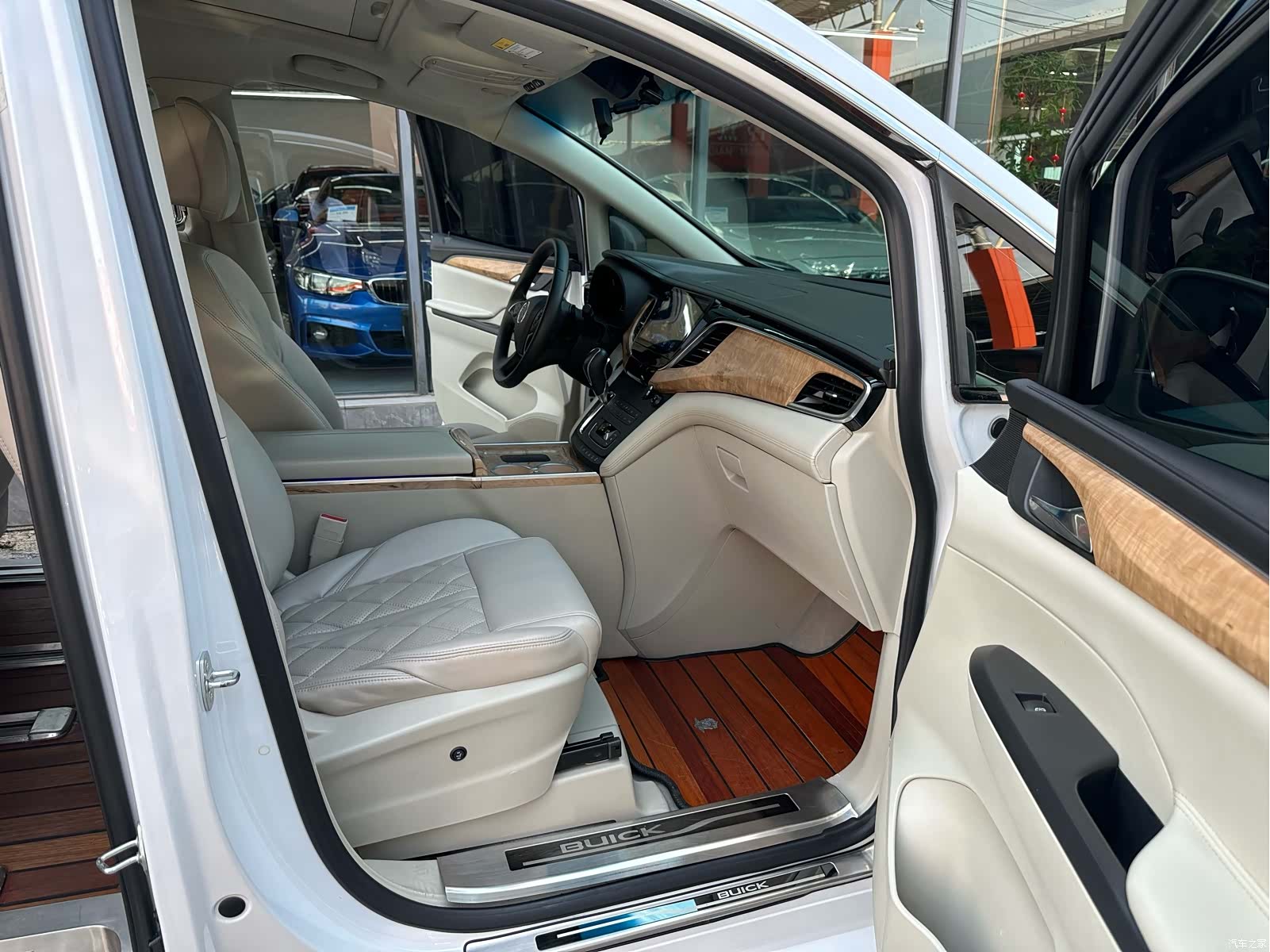 Buick GL8, 2019 8