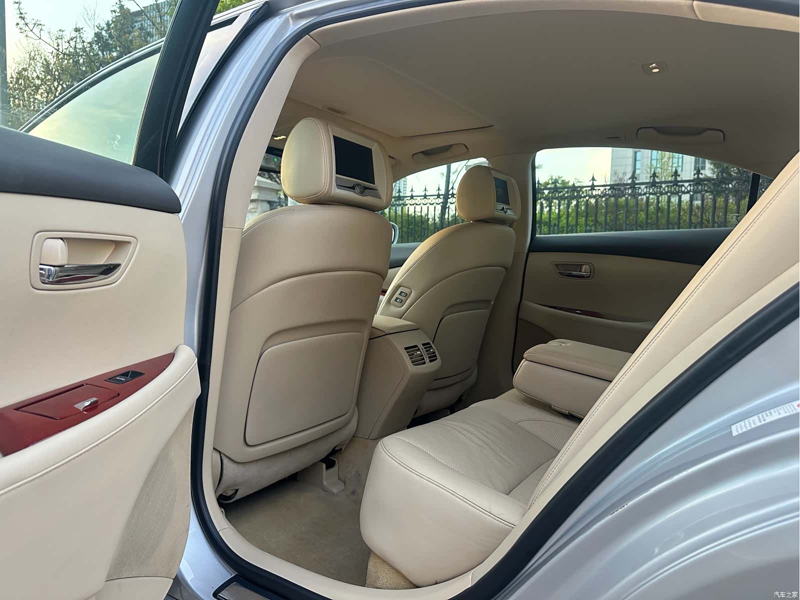 Lexus ES, 2009 9