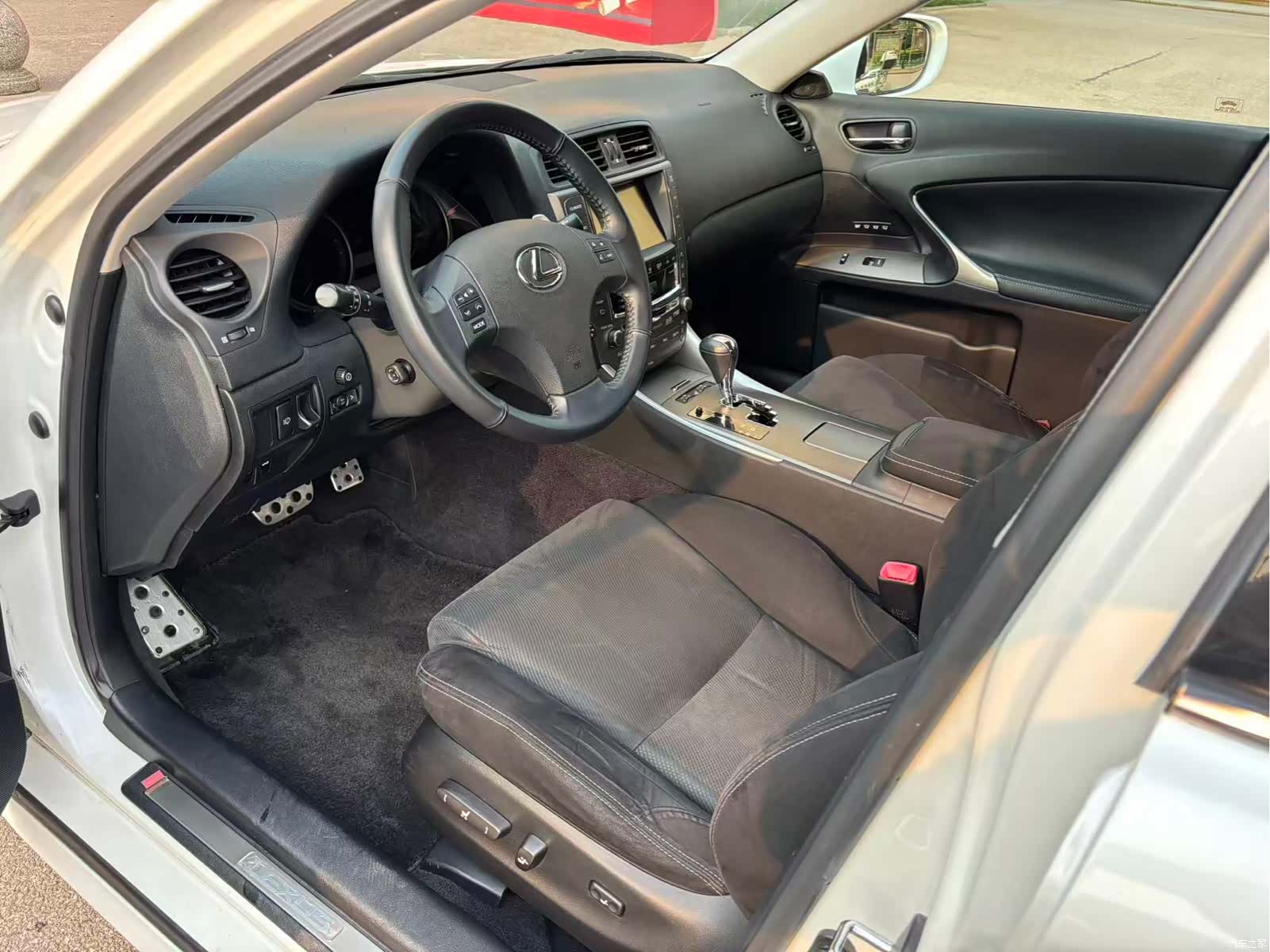 Lexus IS, 2009 6