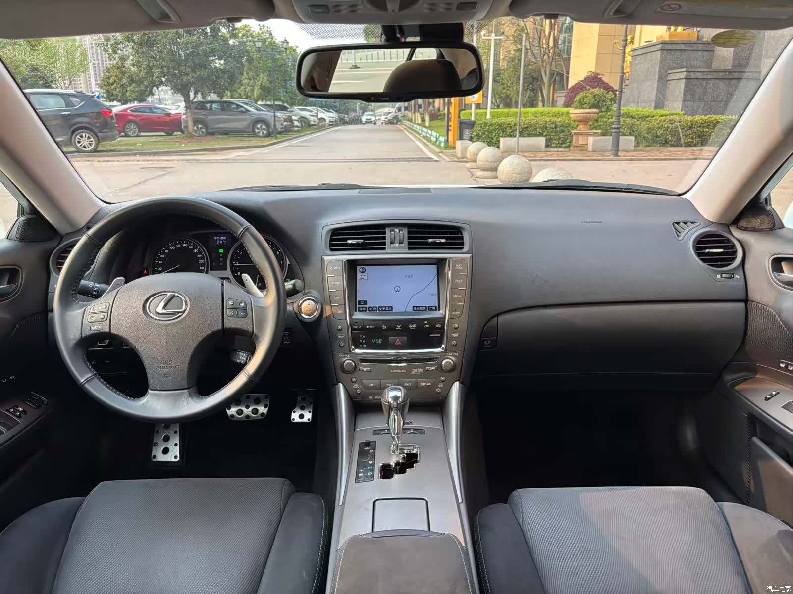 Lexus IS, 2009 9
