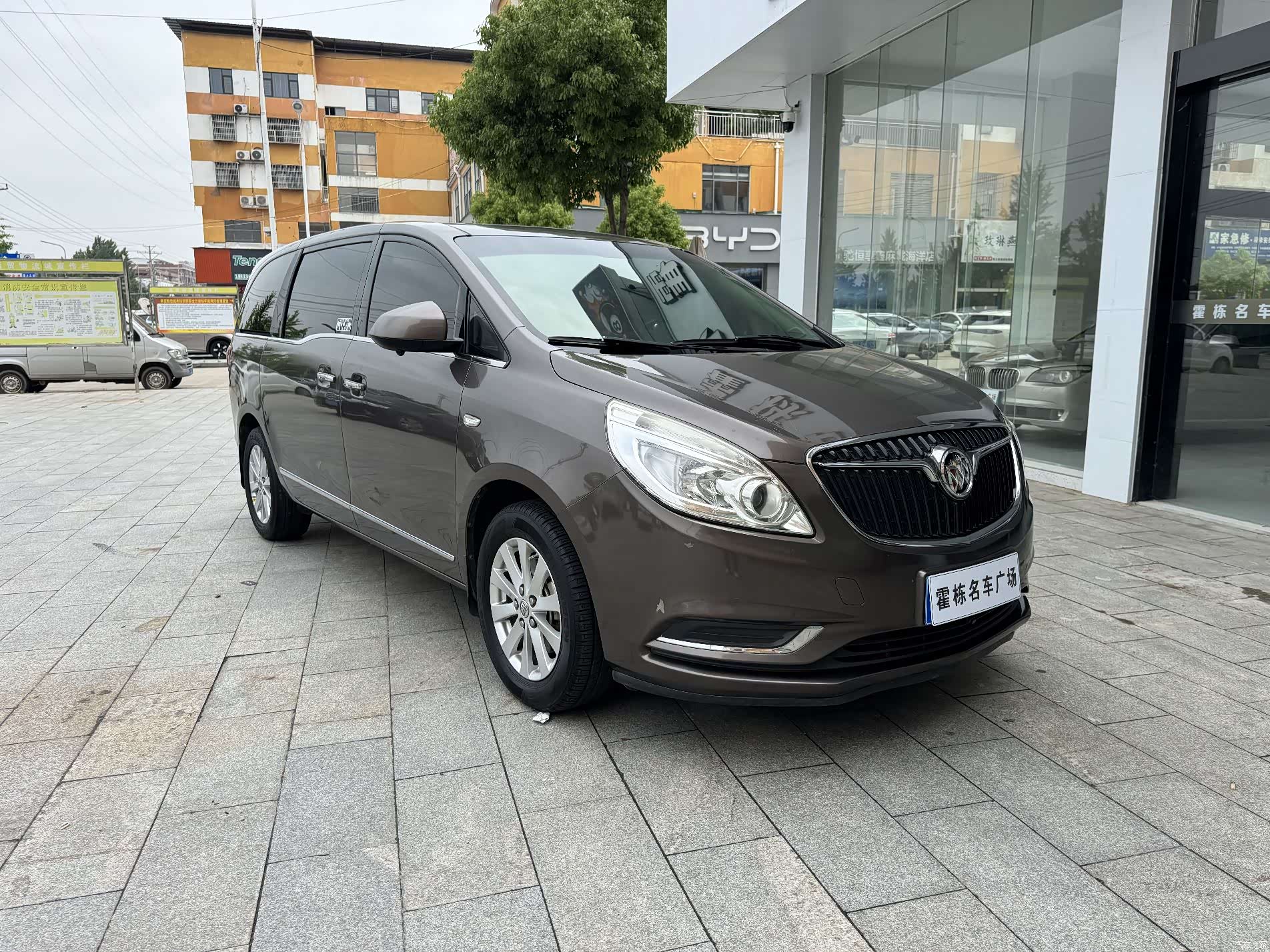 Buick GL8, 2019 3