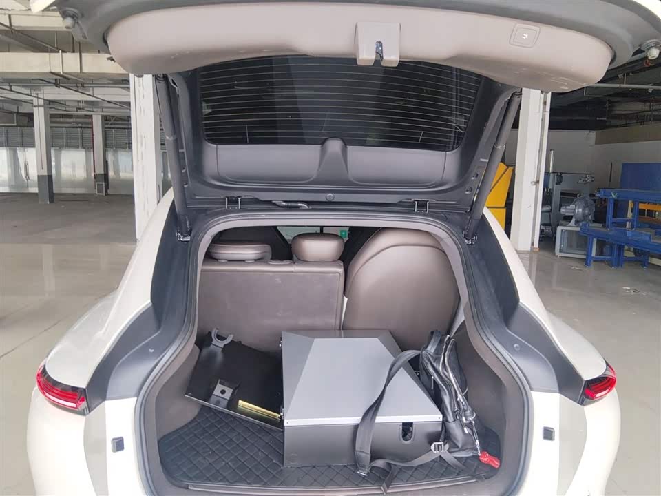 IM Motors Zhiji LS7 IM Motors Zhiji LS7