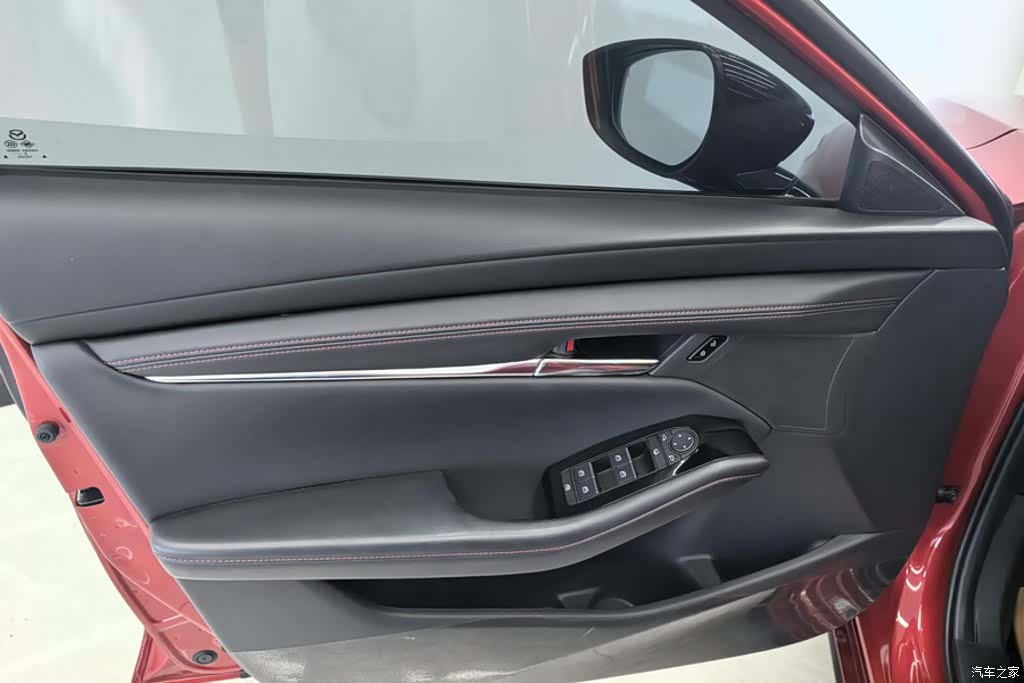 Mazda Mazda3, 2023 7