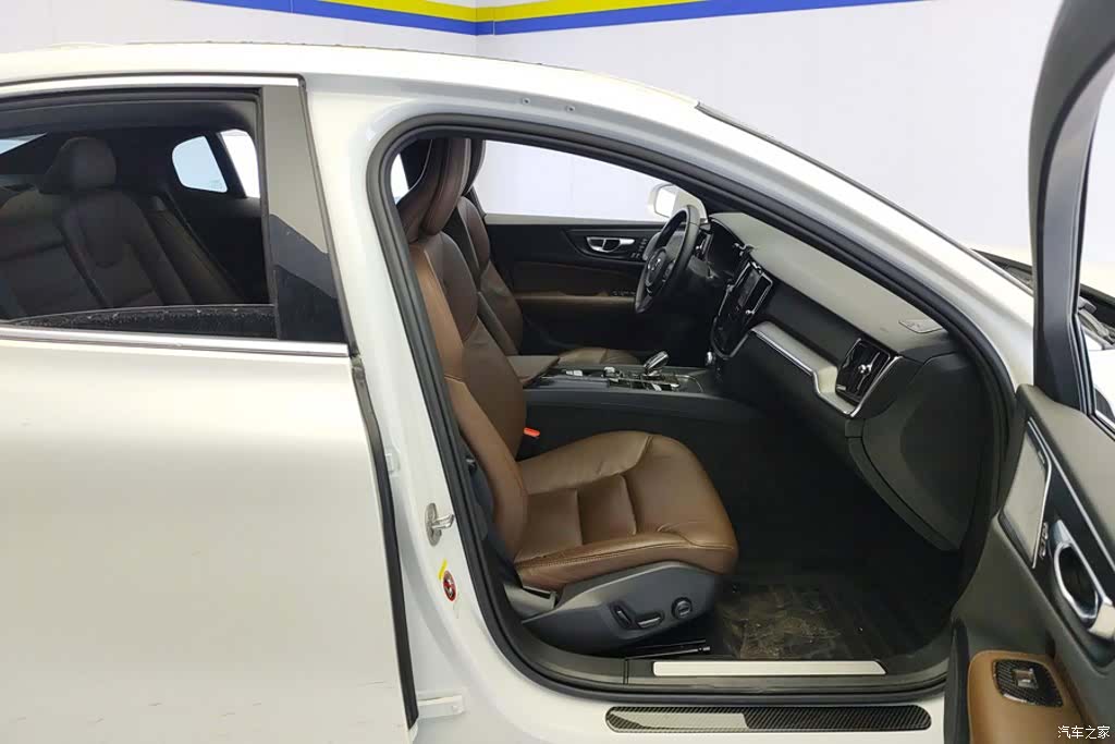 Volvo S60, 2025 8