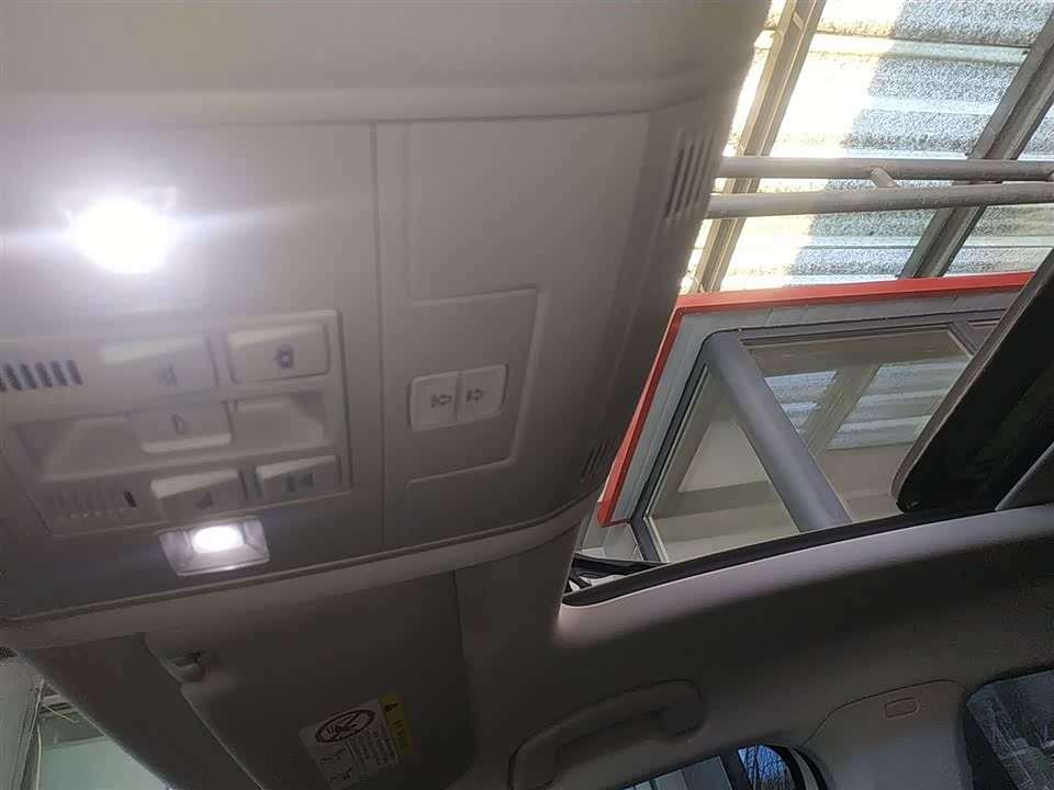 Volkswagen T-ROC exploring Songs