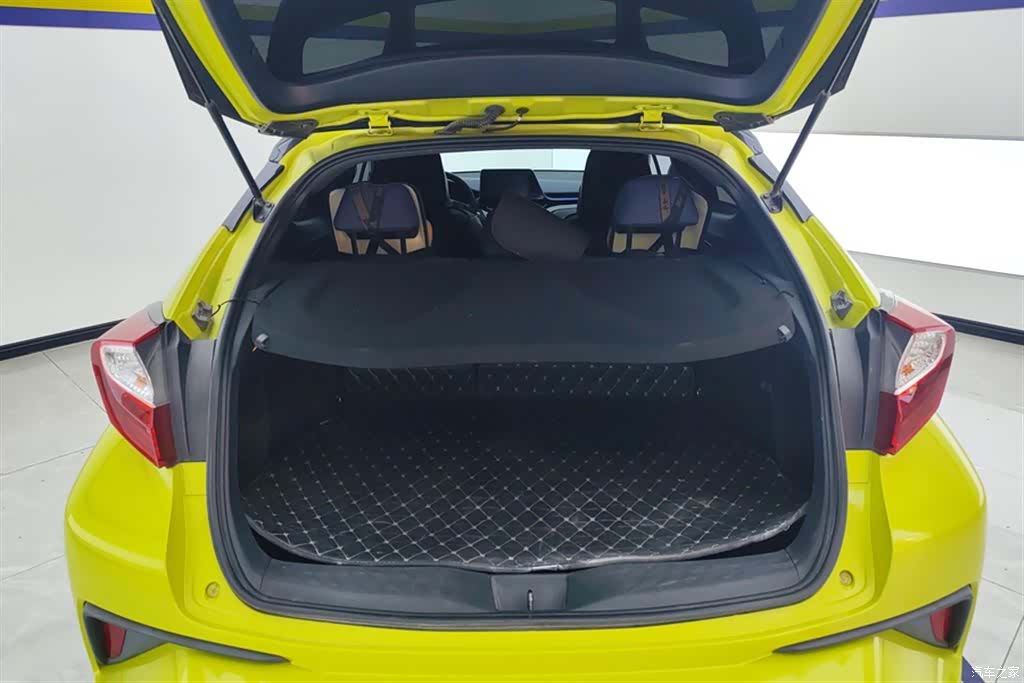 Toyota C-HR, 2019 4