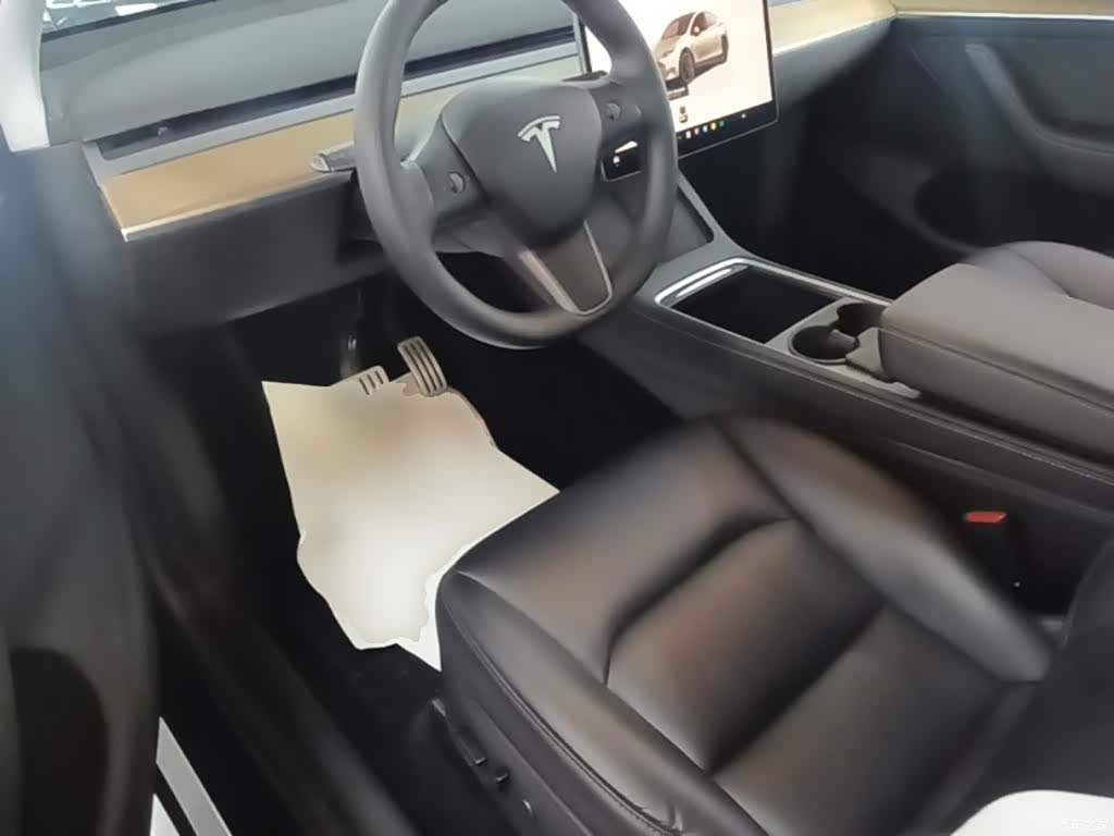 Tesla Model Y, 2022 16