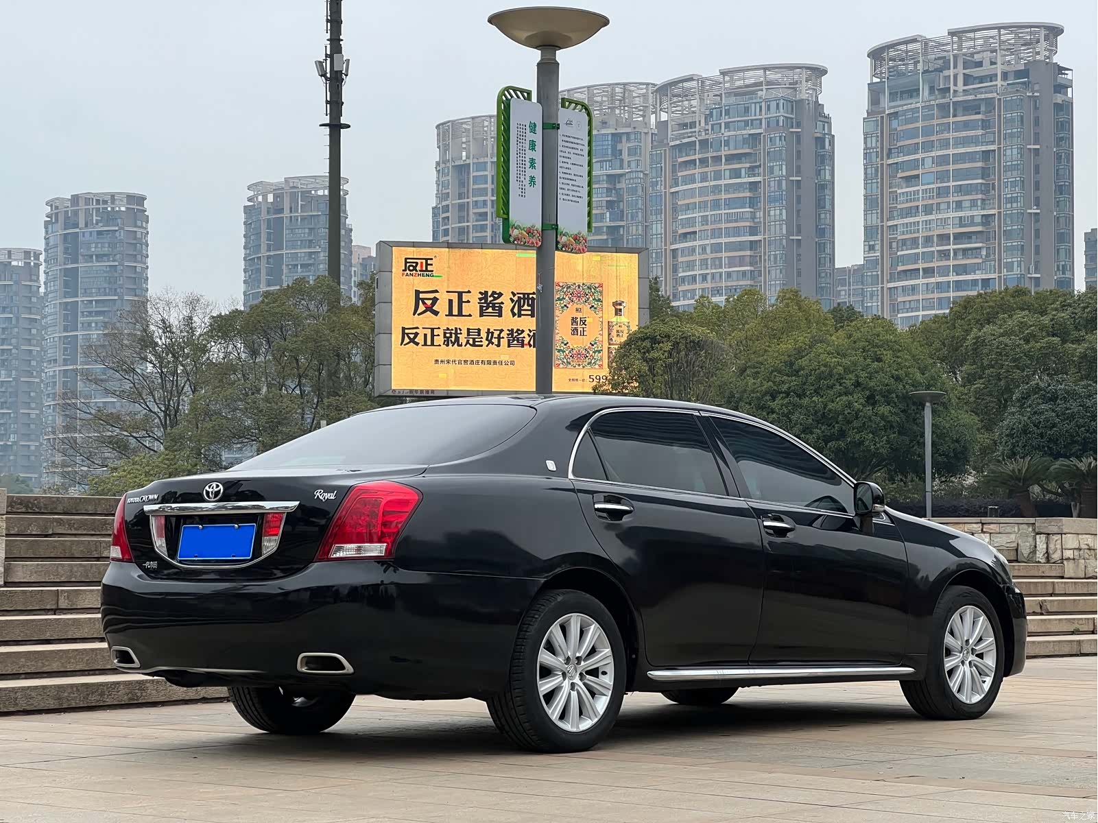 Toyota Crown, 2011 все фото