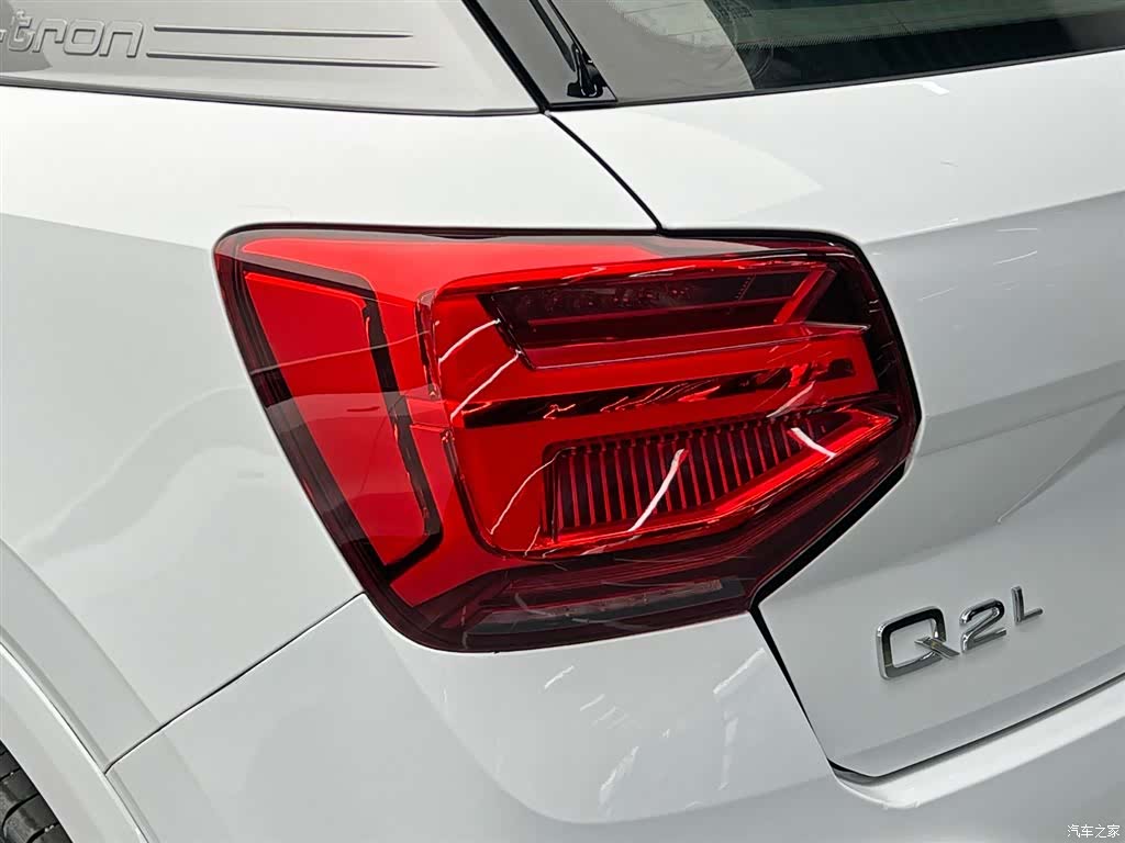 Audi e-tron, 2022 10