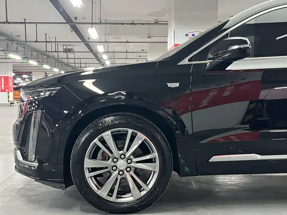 Cadillac XT6