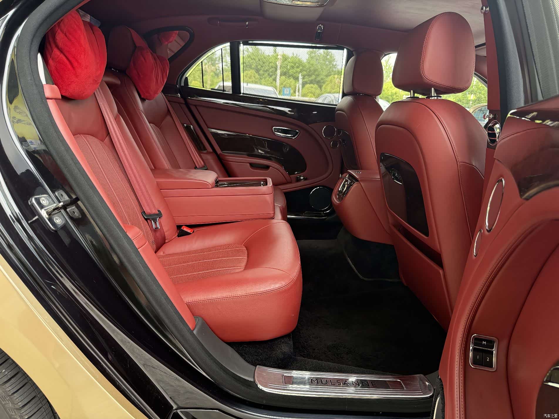 Bentley Mulsanne, 2012 19
