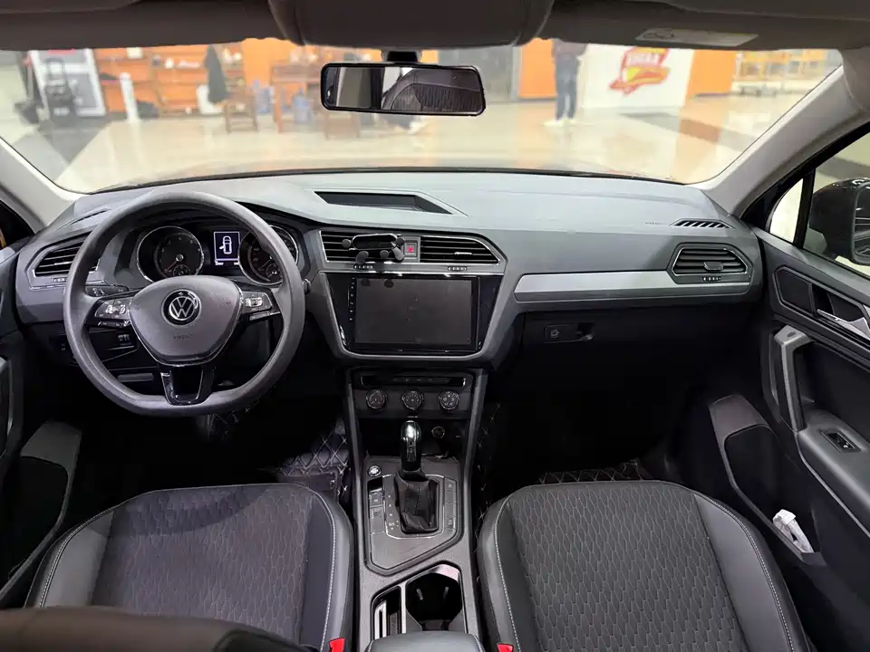 Volkswagen Tiguan L