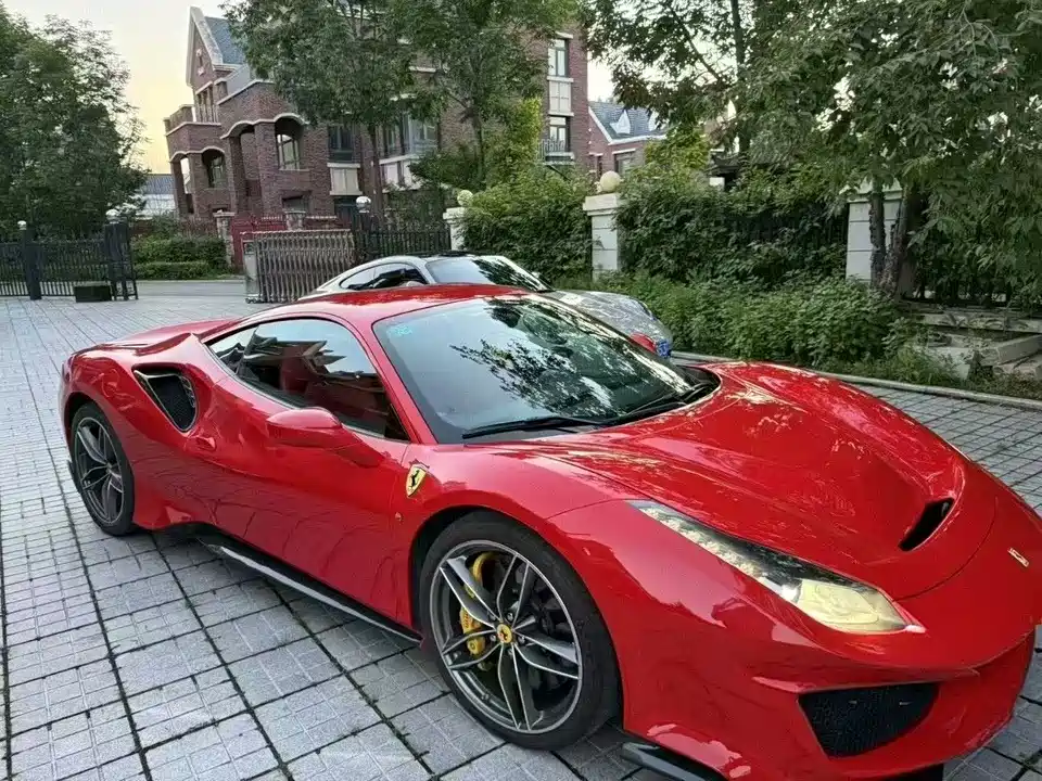 Ferrari 488