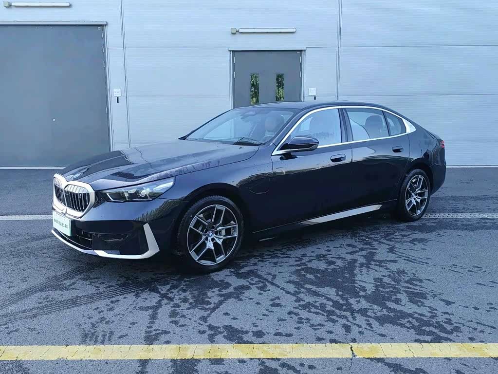 BMW i5