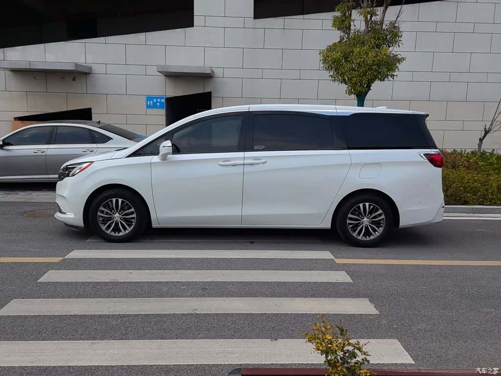 Buick GL8, 2022 23