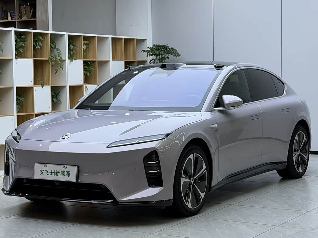 NIO ET5