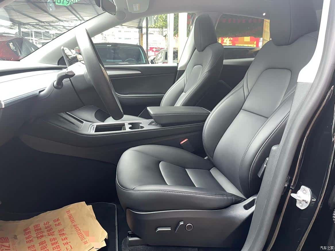 Tesla Model Y, 2024 4
