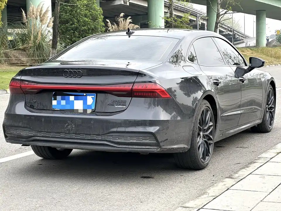 Audi A7L
