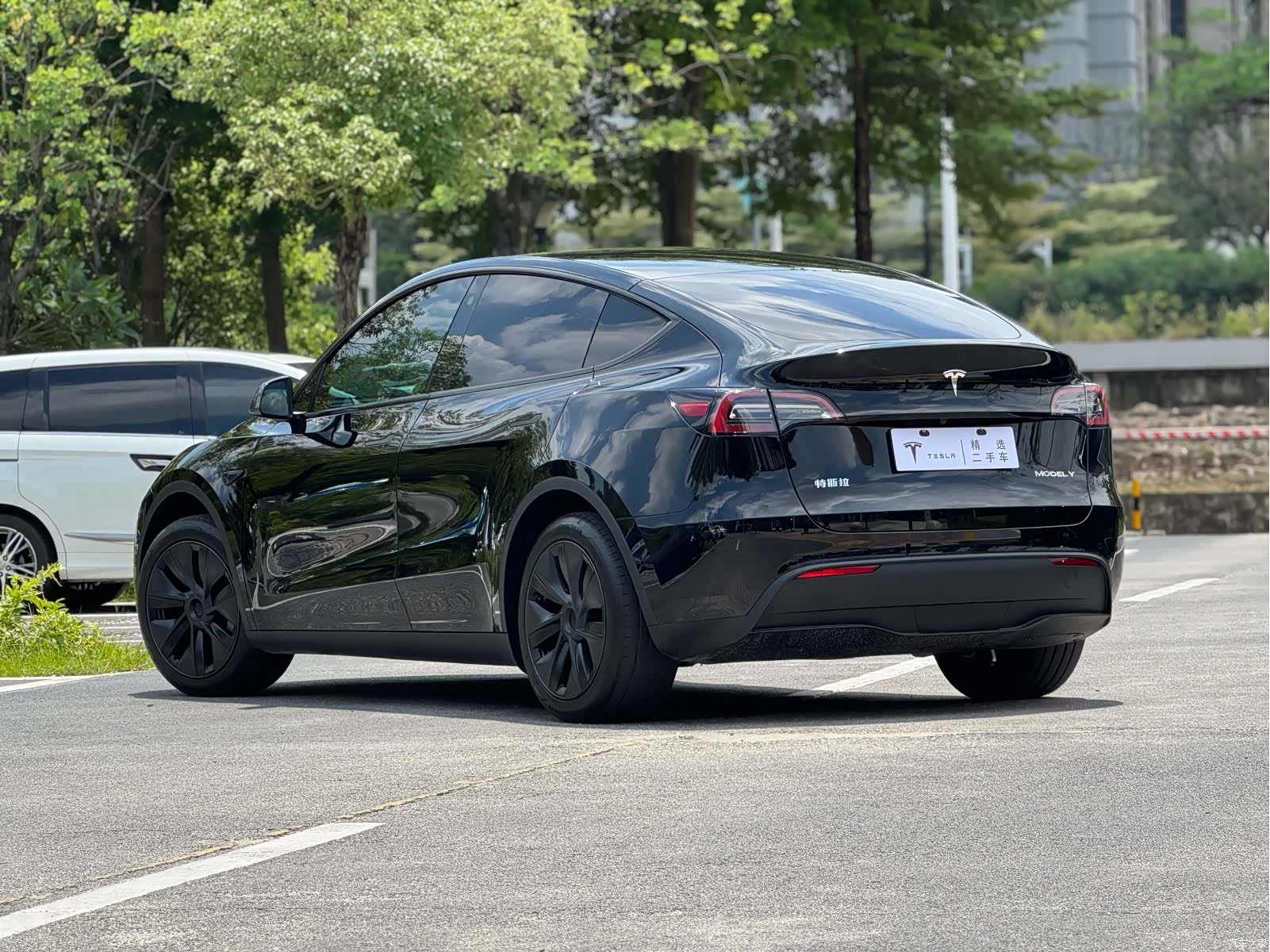 Tesla Model Y, 2024 4