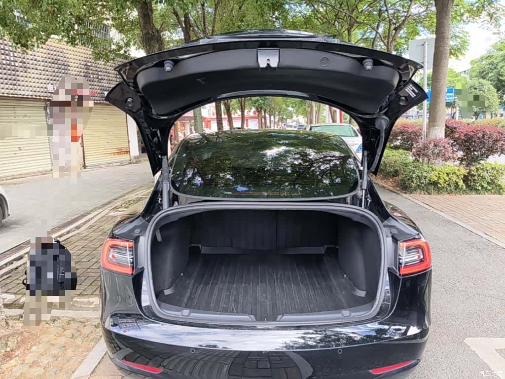 Tesla Model 3, 2023 19