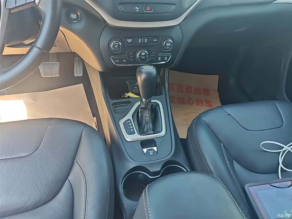Jeep Cherokee, 2017 14