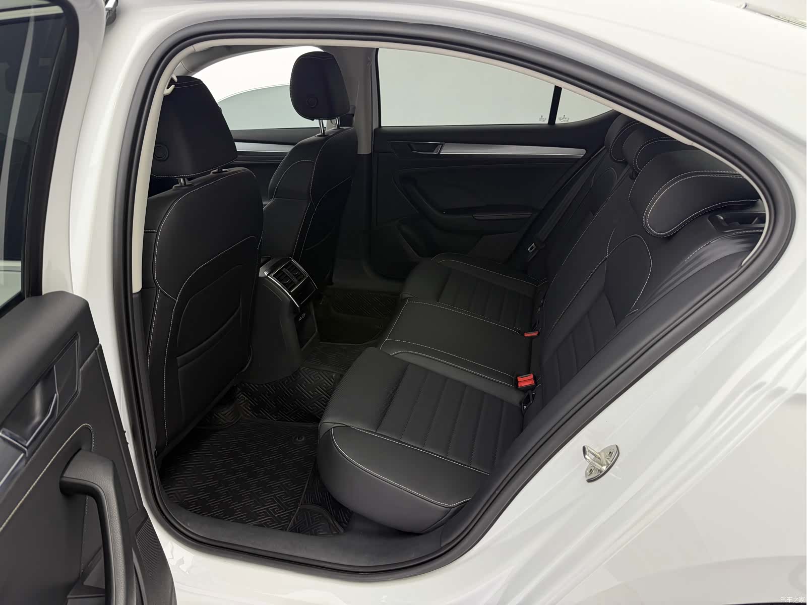 Skoda Superb, 2023 14