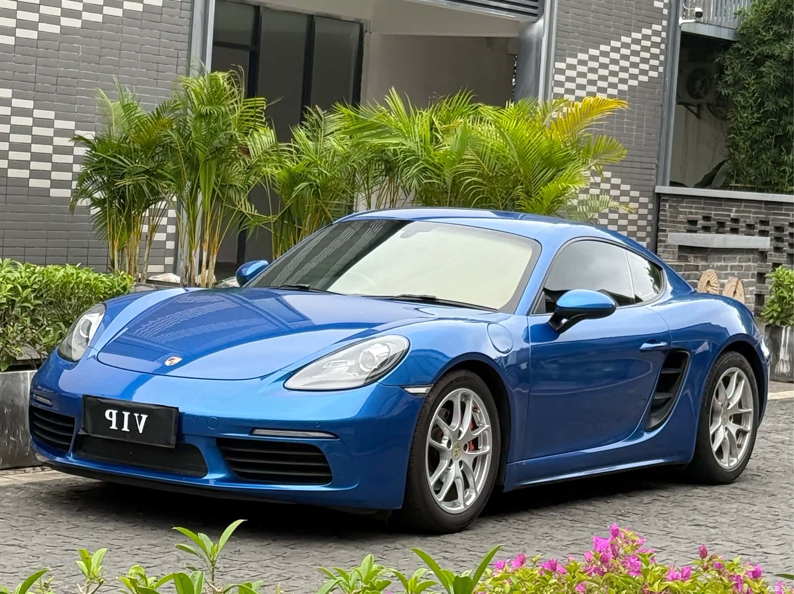 Porsche Cayman, 2017 1
