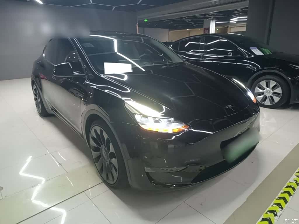 Tesla Model Y, 2023 4