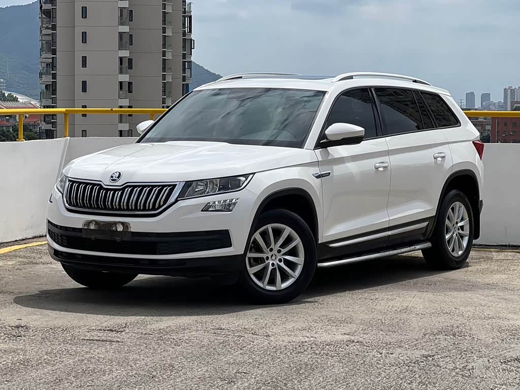 Skoda Kodiaq 2017 TSI330 5 мест Comfort