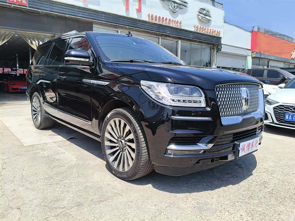 Lincoln Navigator, 2022 3