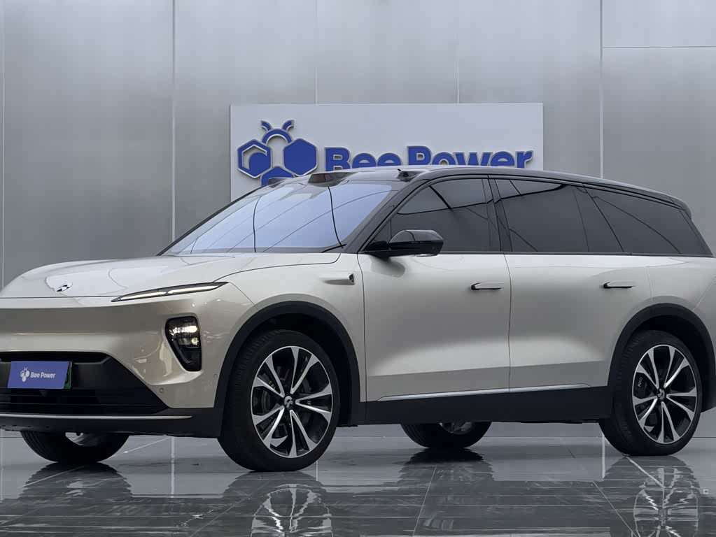 NIO ES8