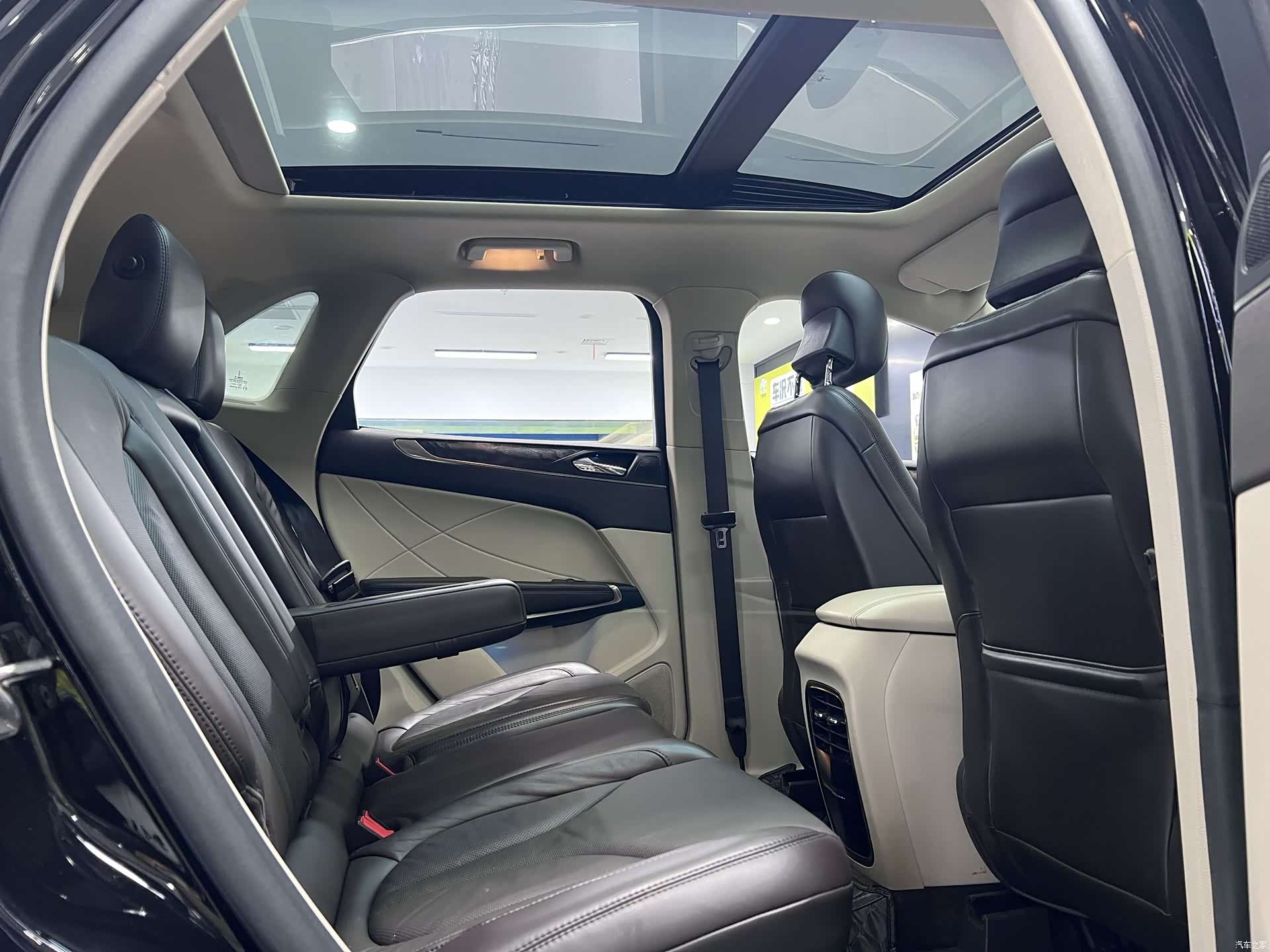 Lincoln MKC, 2018 25