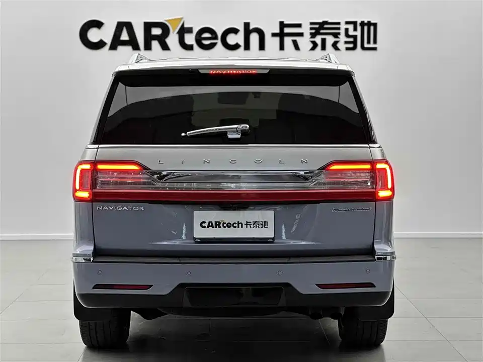 Lincoln Navigator