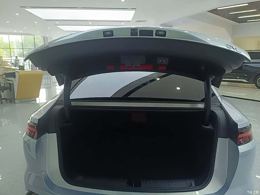 BYD Han, 2025 19
