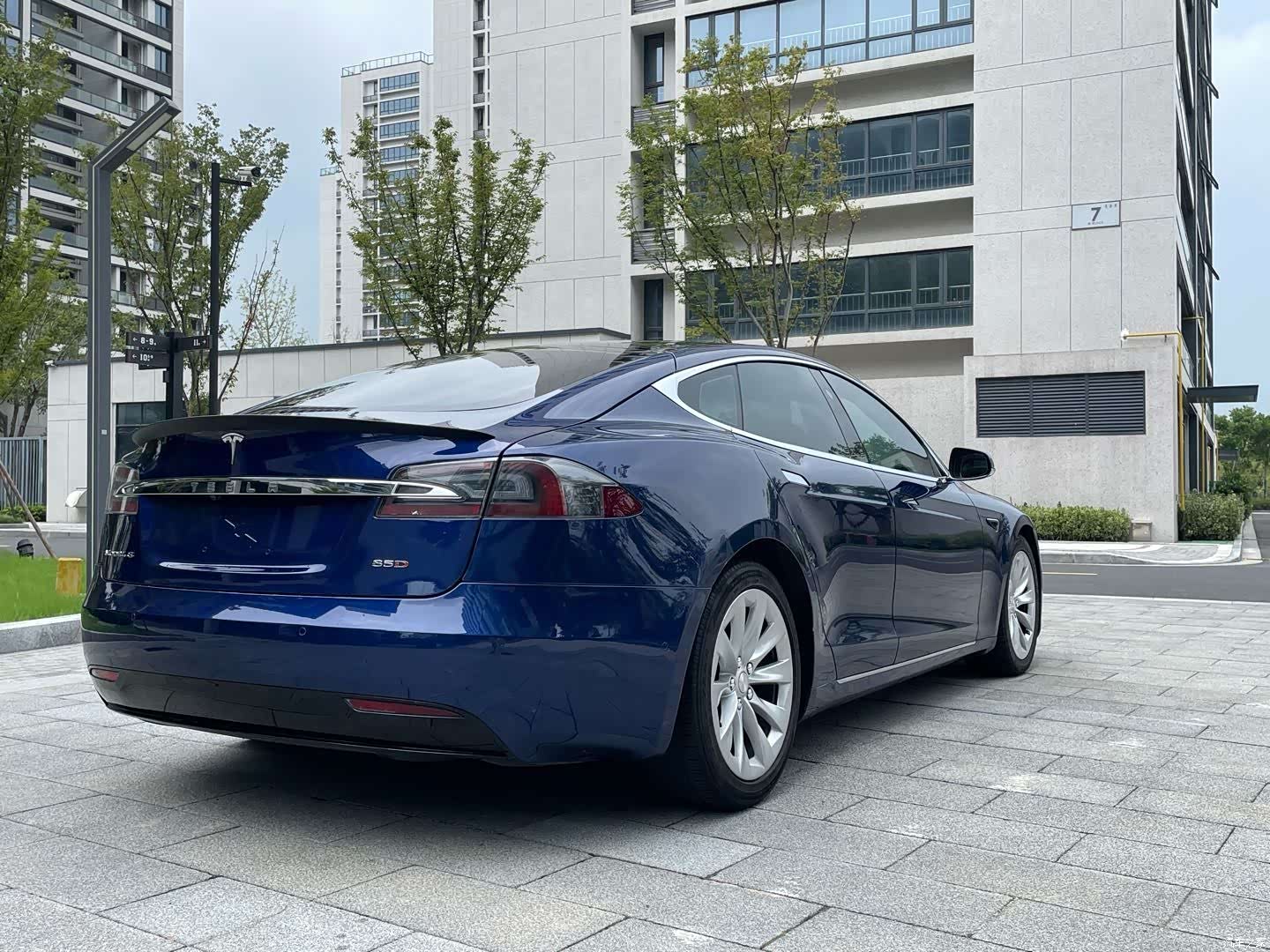 Tesla Model S, 2017 6