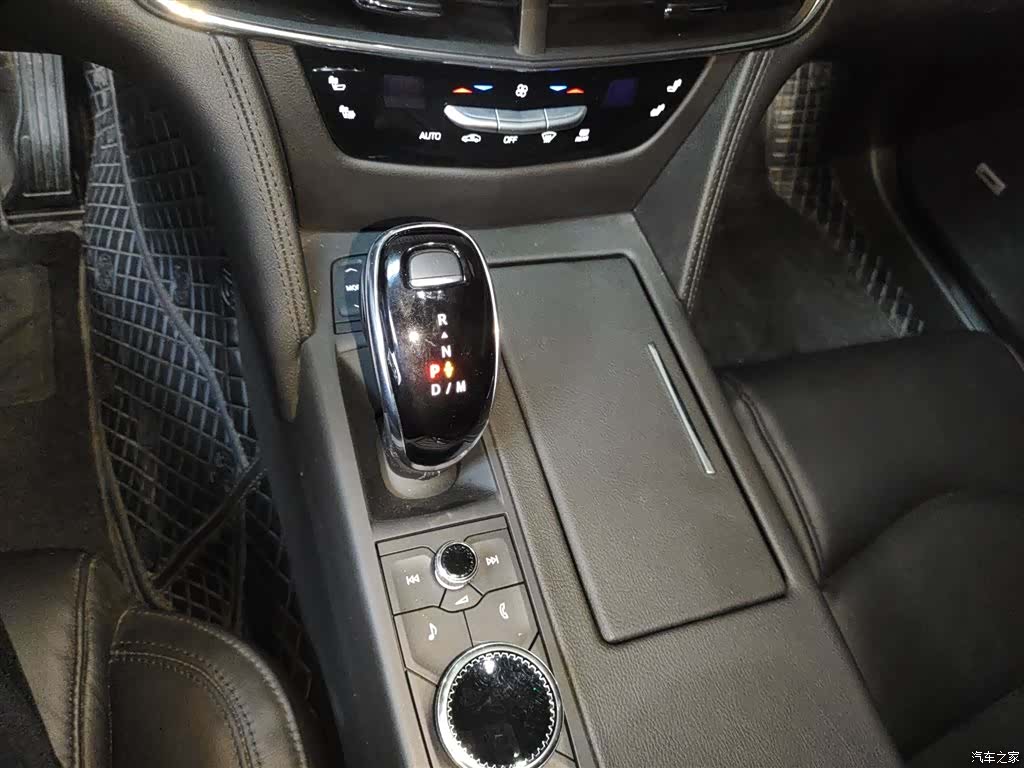 Cadillac CT6, 2023 10