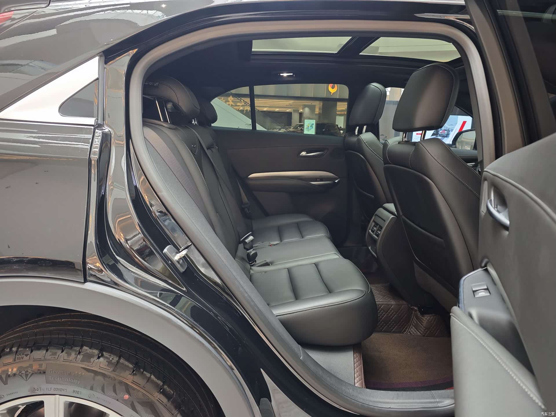 Cadillac XT4, 2022 10