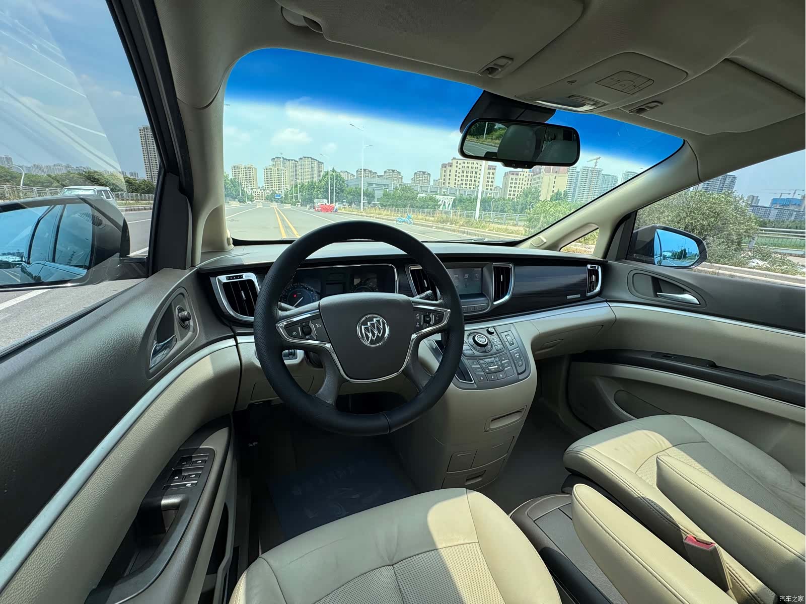 Buick GL8, 2012 27