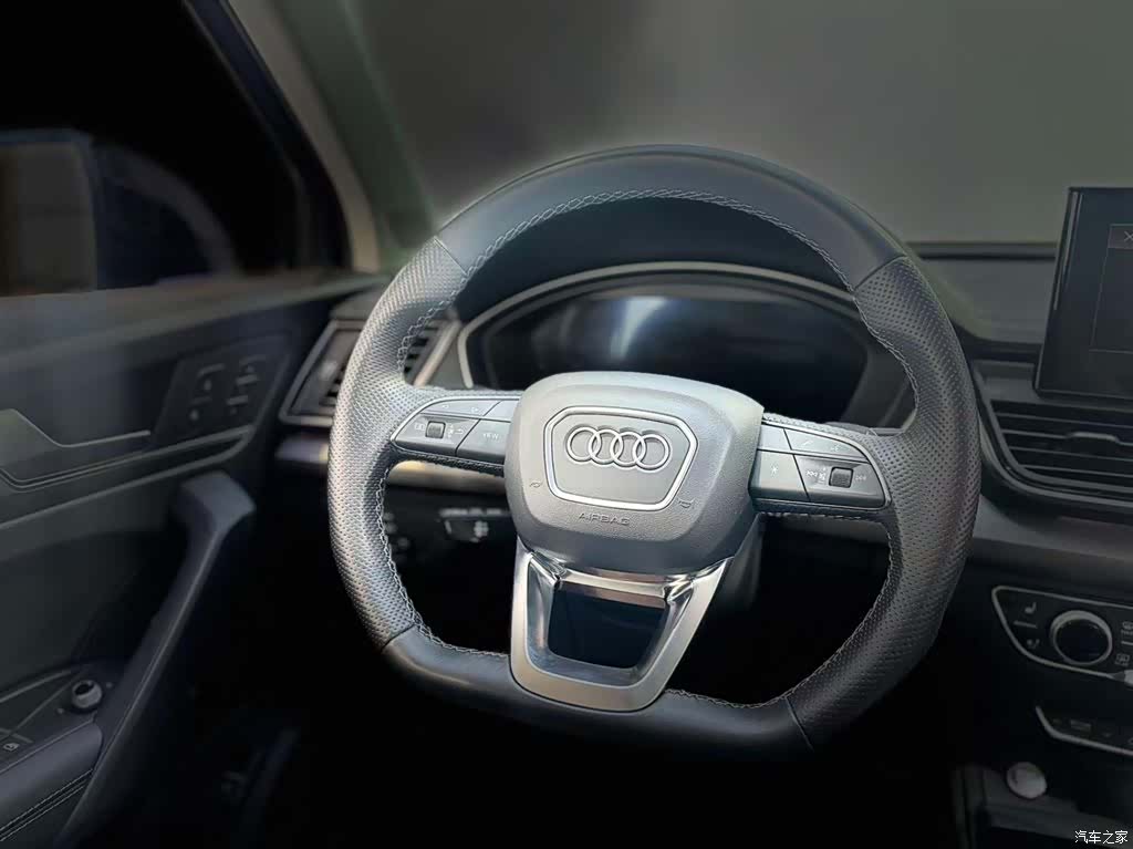 Audi Q5L, 2022 10