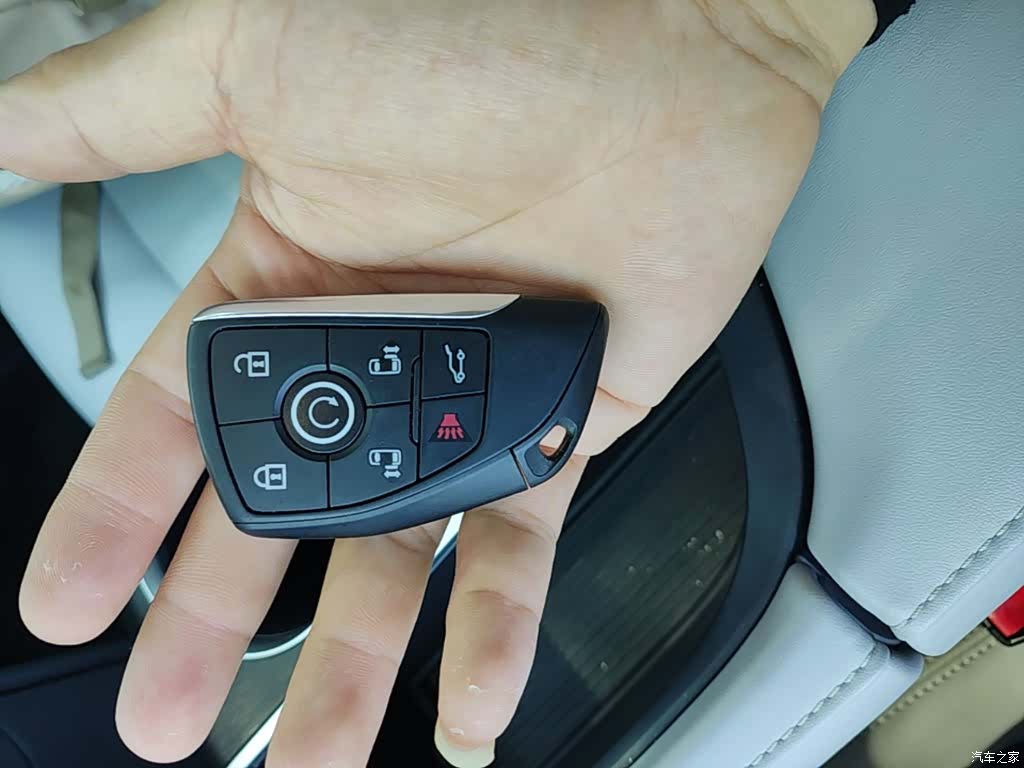 Buick GL8, 2025 9